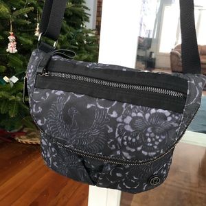 Lululemon festival bag